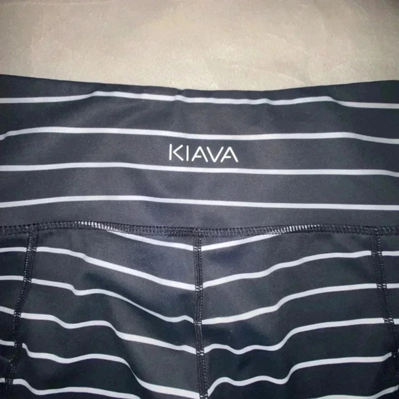 Womens Kiava 5" Striped Luxe Shorts - Picture 6 of 7